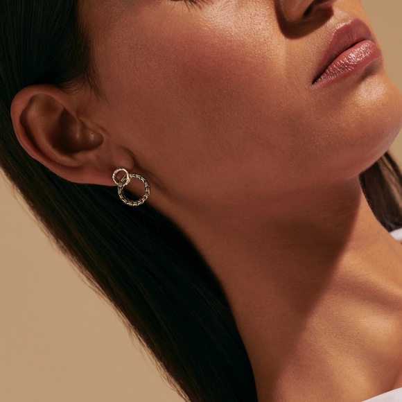 NWT ✨John Hardy Carved Chain Interlocking Stud Earrings - Picture 2 of 7